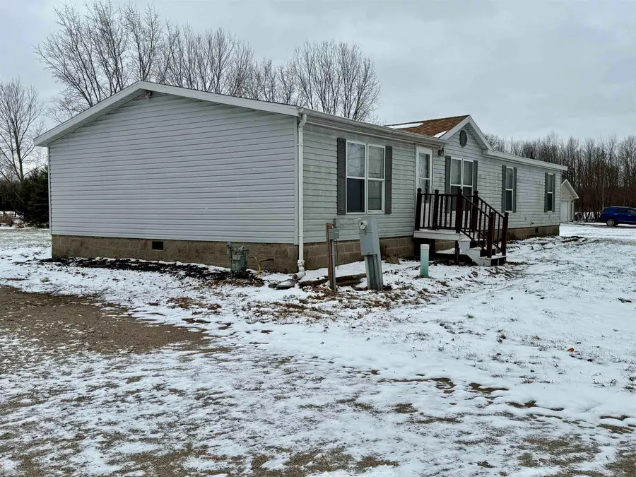 5075 Shamrock Way, Little Suamico, WI 54141 - Image #3