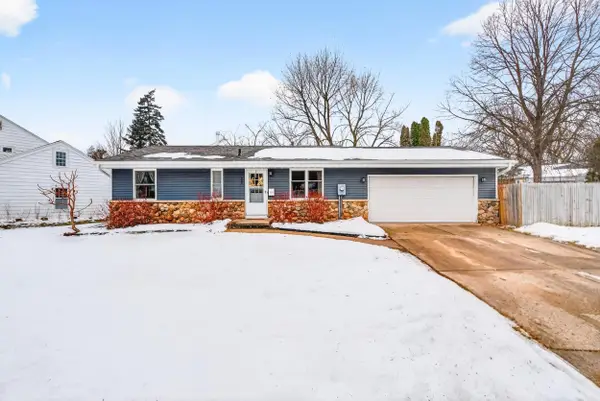 345 River Drive, APPLETON, WI 54915-1210