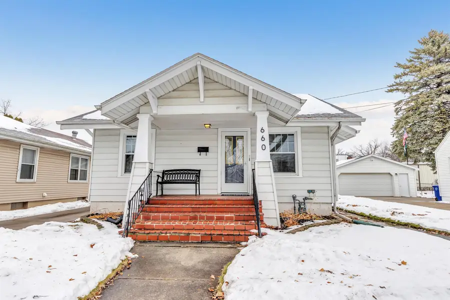 660 Fairview Avenue, De Pere, WI 54115 - Image #2