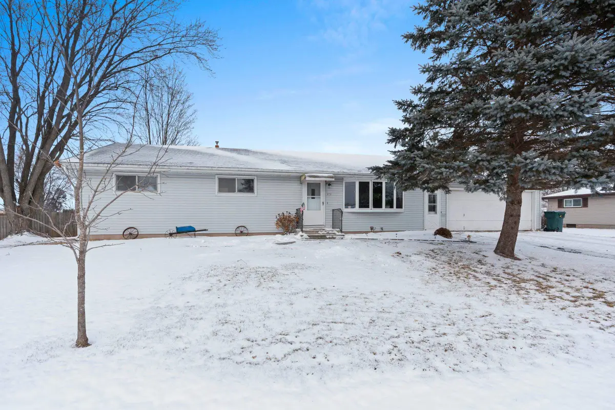 270 Walnut Street, Manawa, WI 54949-9527 - Image #1