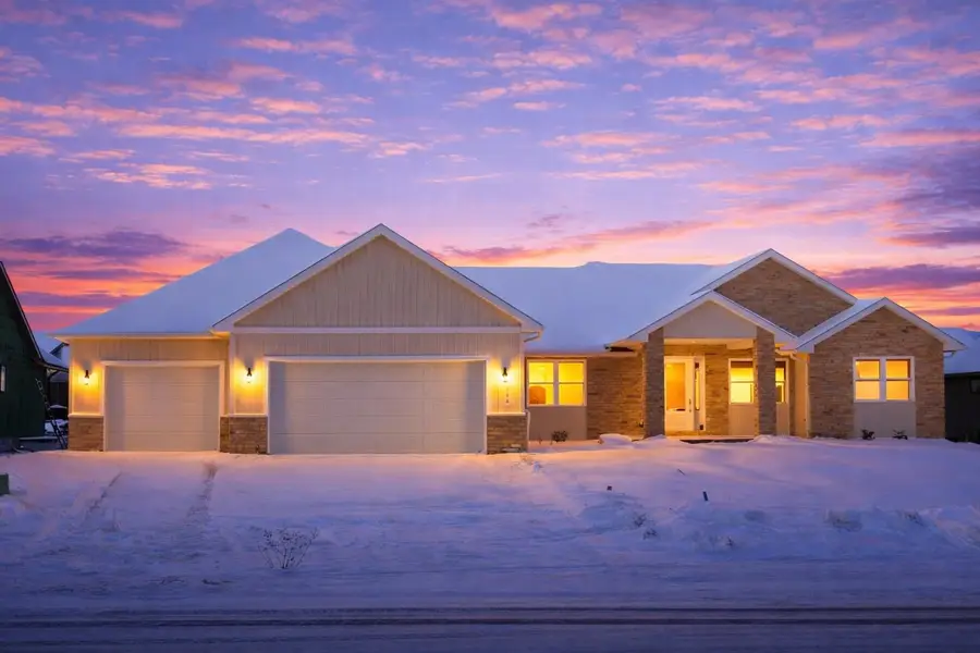 266 E Sweetwater Way, Appleton, WI 54913 - Image #2