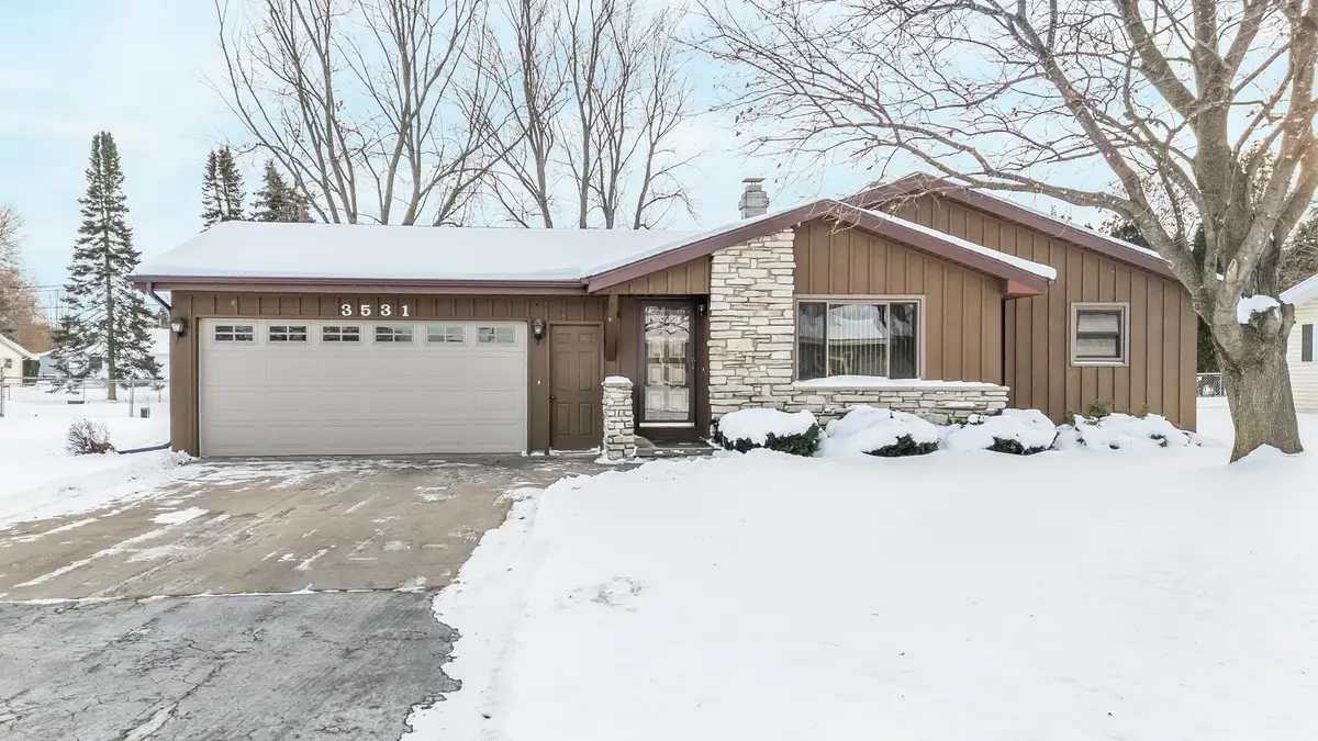 3531 W Sunnyview Road, Appleton, WI 54914-5617 - Image #1
