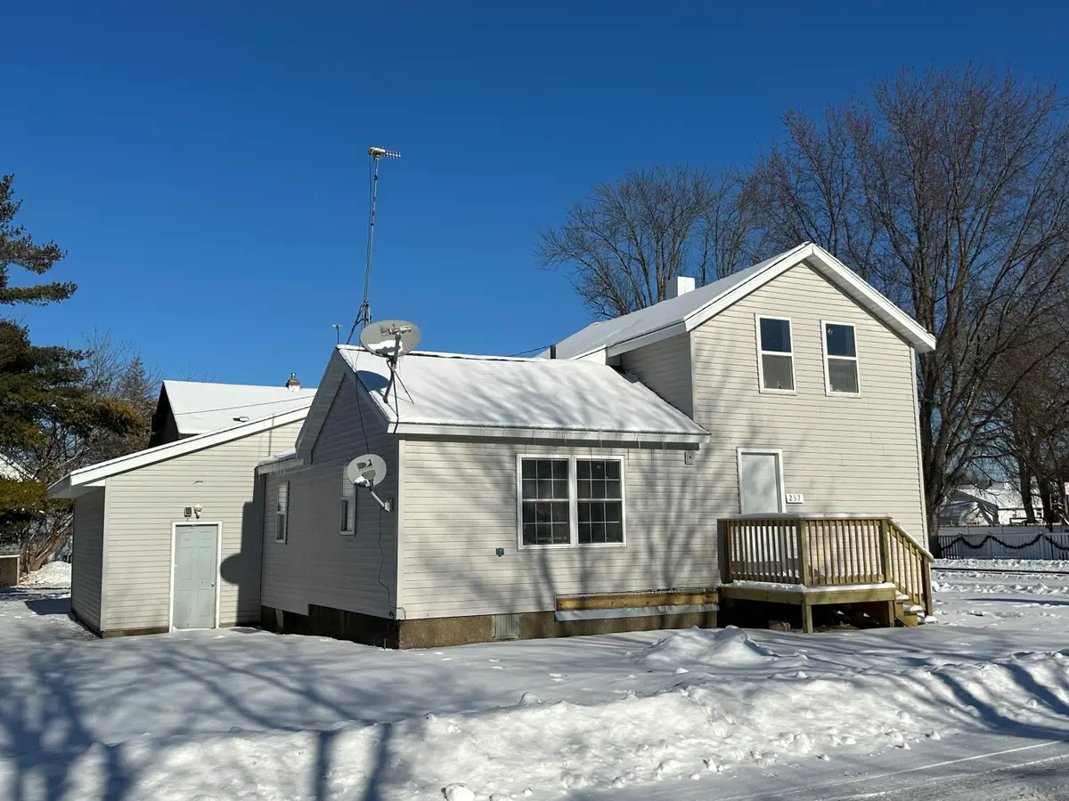 237 Center Street, Oconto, WI 54153 - Image #1