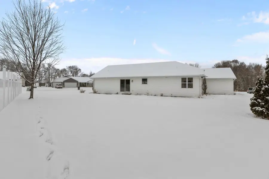 6785 Cascade Drive, Greenleaf, WI 54126 - Image #2