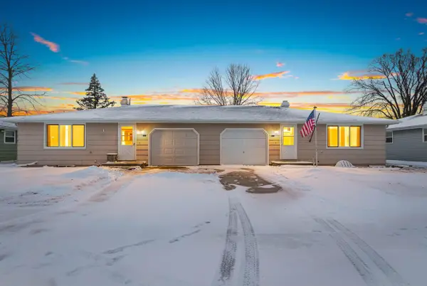 1237 Primrose Lane, NEENAH, WI 54956-3949