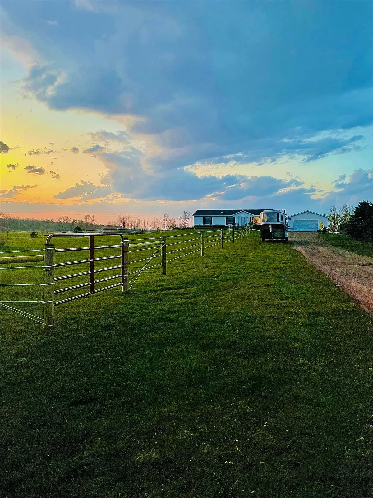 E8946 State Road 22, Bear Creek, WI 54922 - Image #1