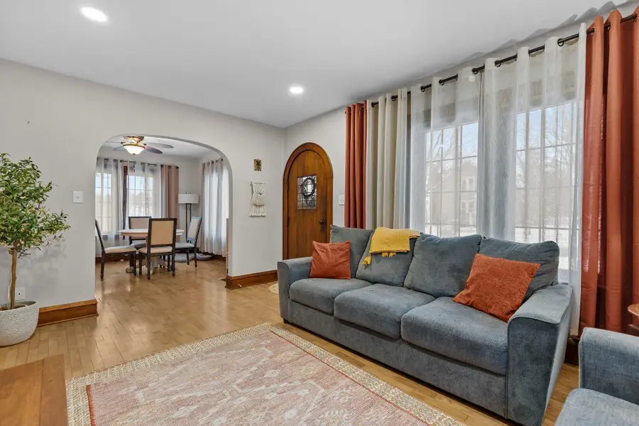 913 Desnoyer Street, Kaukauna, WI 54130 - Image #3