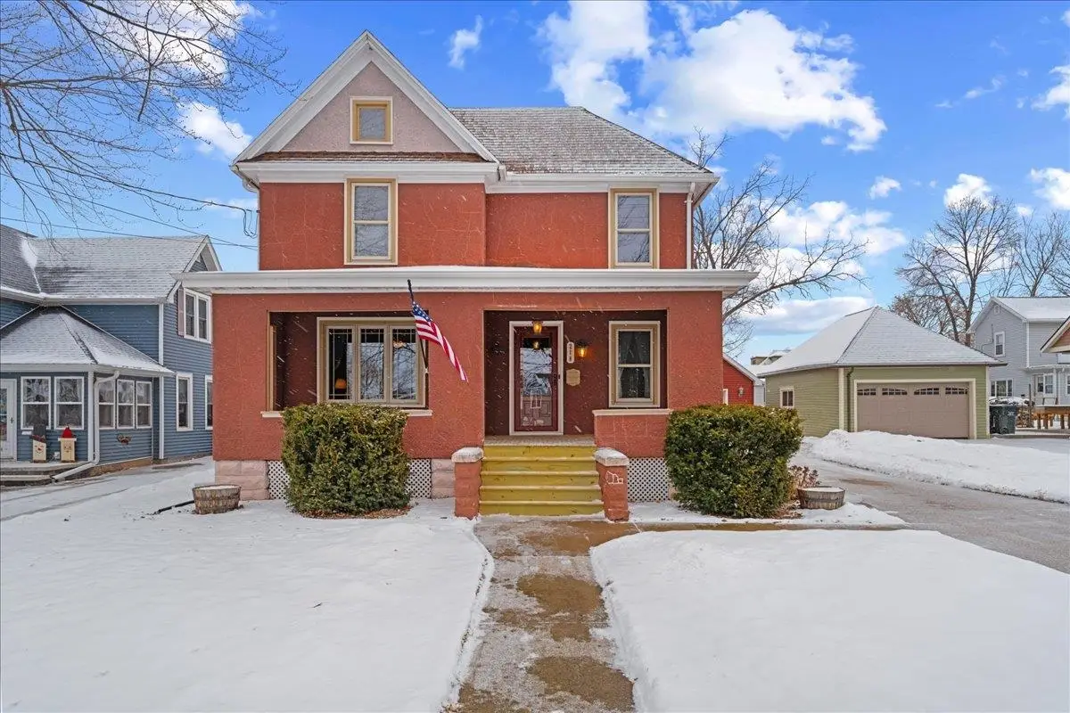 218 E Division Street, Kaukauna, WI 54130-2037 - Image #1