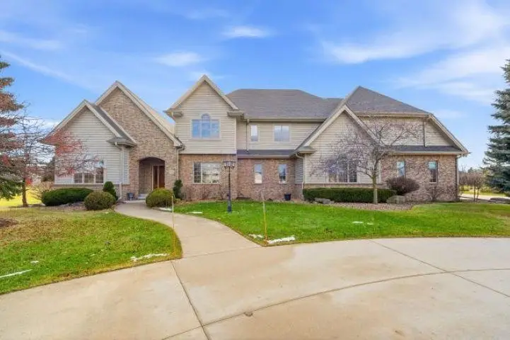 876 Estate Drive, Fond Du Lac, WI 54935 - #1