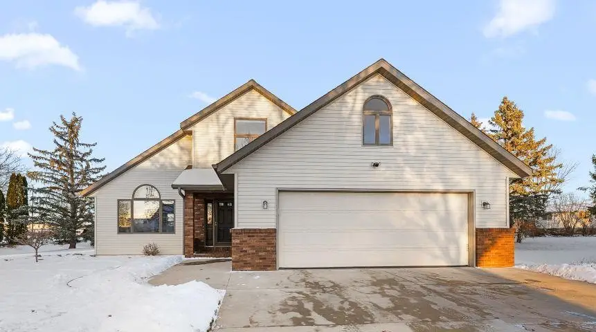 41 Cambridge Court, Fond Du Lac, WI 54935-2925 - Image #1