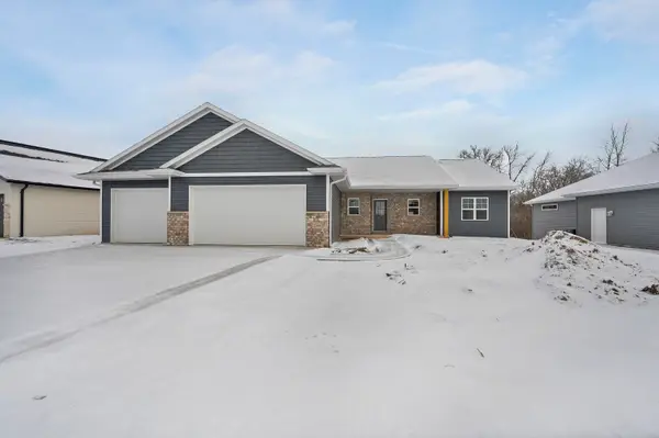 2580 N Stellita Circle, DE PERE, WI 54115