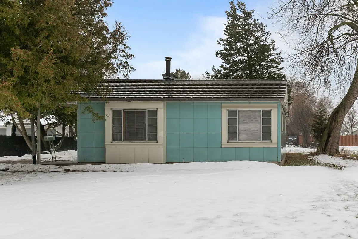 919 W 4th Avenue, Oshkosh, WI 54902 - Image #1