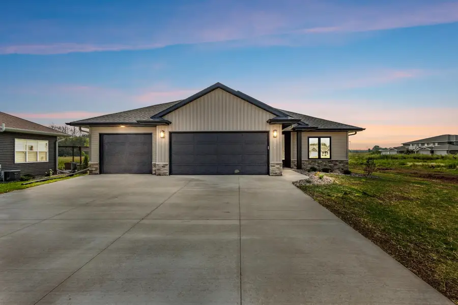 726 Tambour Court #7, De Pere, WI 54115 - Image #2