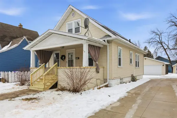 208 Center Street, NEENAH, WI 54956