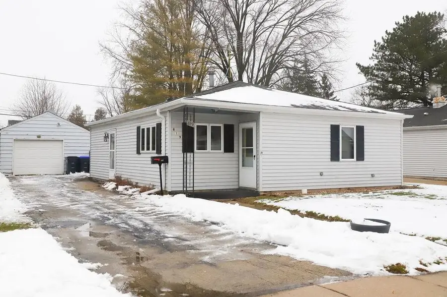 619 Roosevelt Street, Neenah, WI 54956 - Image #2