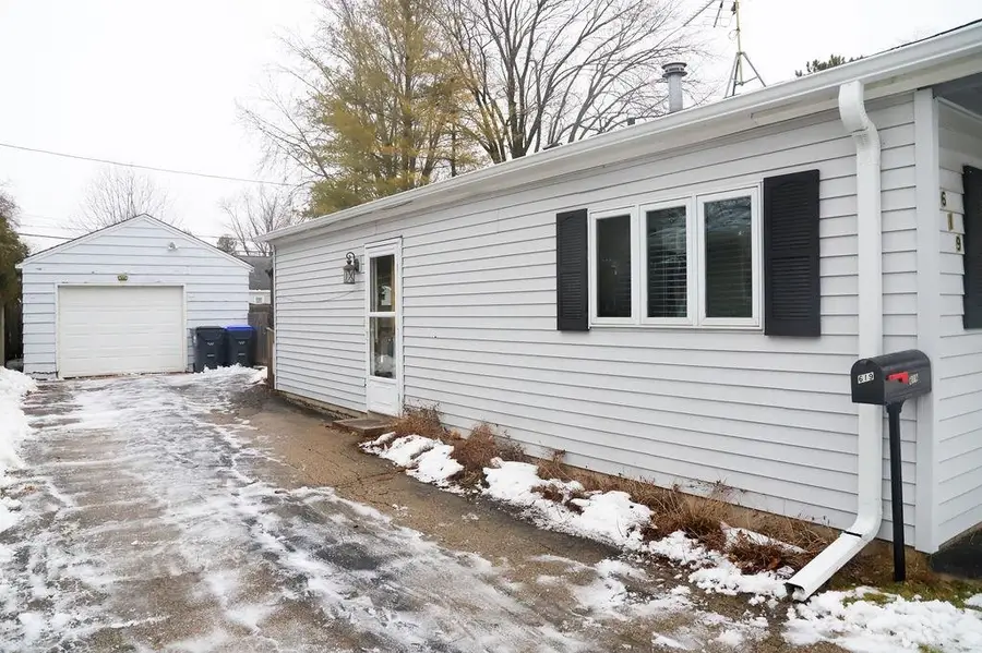 619 Roosevelt Street, Neenah, WI 54956 - Image #3