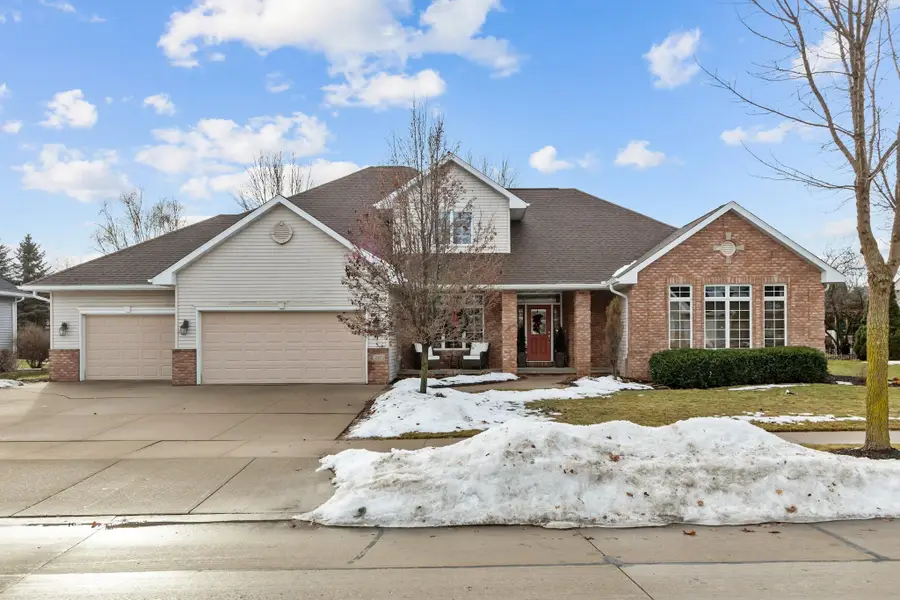 217 E Wentworth Lane, Appleton, WI 54913 - #2