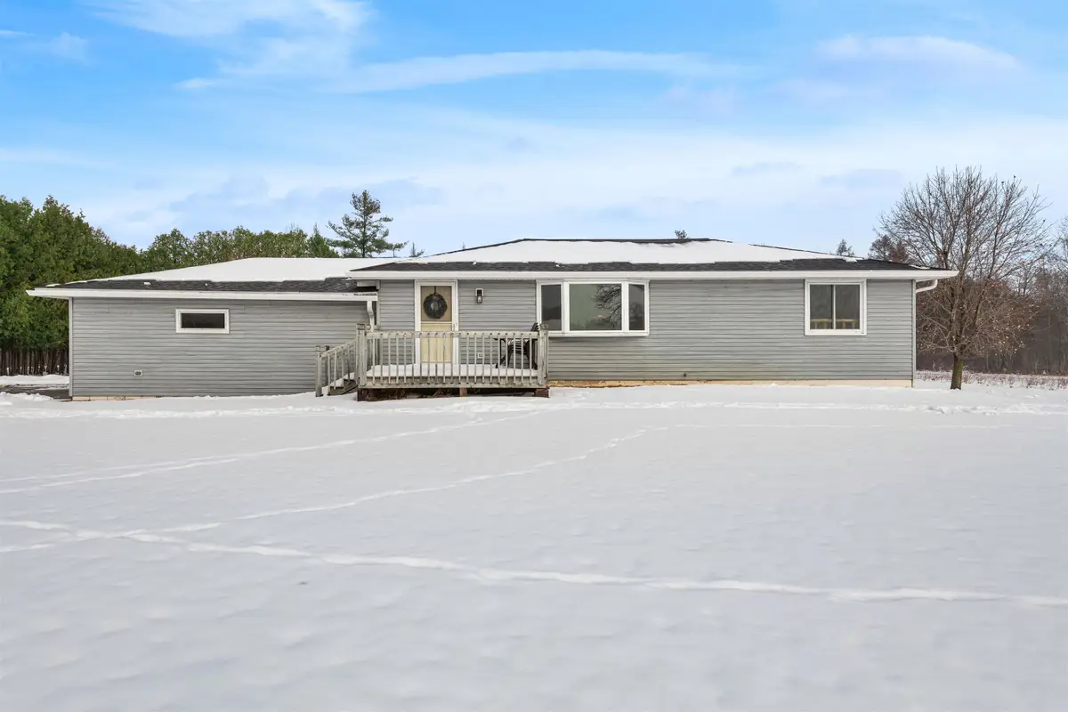 N2108 S R-1 Lane, Menominee, MI 49858 - Image #1