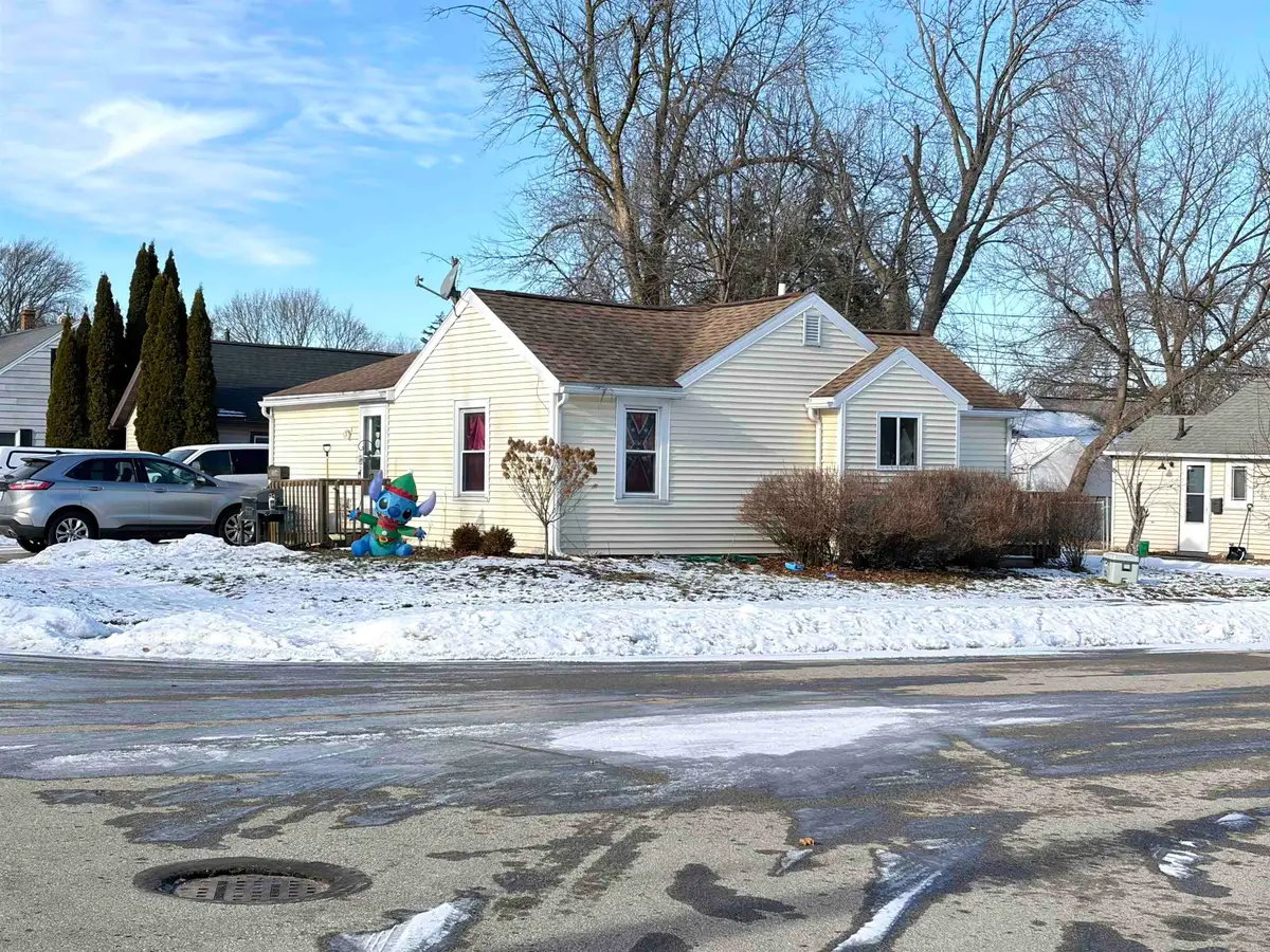 326 E Wilson Avenue, Appleton, WI 54915-2032 - Image #1