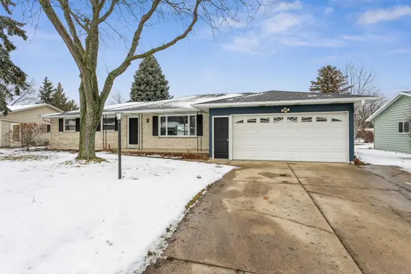1482 Commanche Avenue, GREEN BAY, WI 54313-5968
