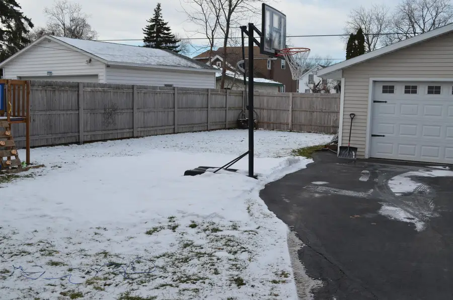 1237 Western Street, Oshkosh, WI 54901-3667 - Image #2