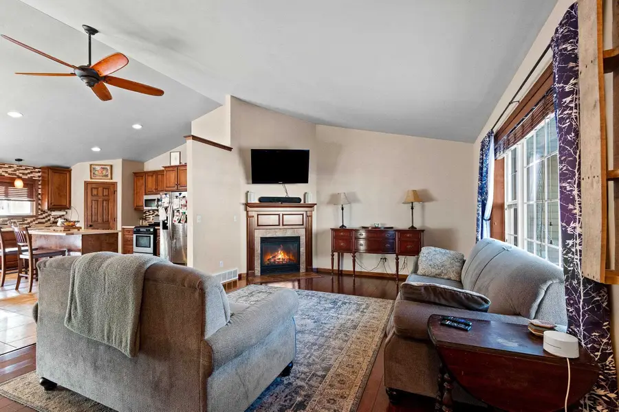 4824 Isabella Circle, Hobart, WI 54155-9250 - Image #3