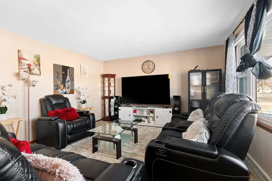 2203 E College Avenue, Appleton, WI 54915 - Image #2