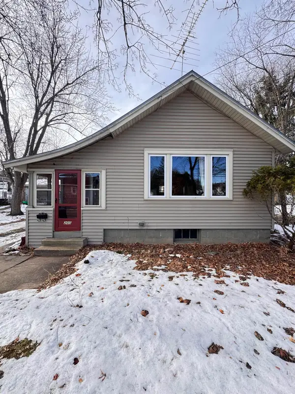 205 N Harrison Street, WAUPACA, WI 54981