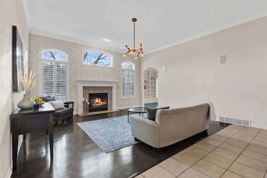 825 Yorkshire Road, Neenah, WI 54956 - Image #3