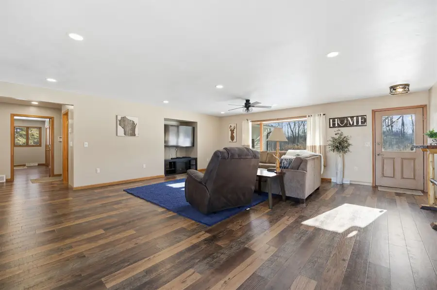 5696 Glendale Avenue, Green Bay, WI 54313 - Image #2