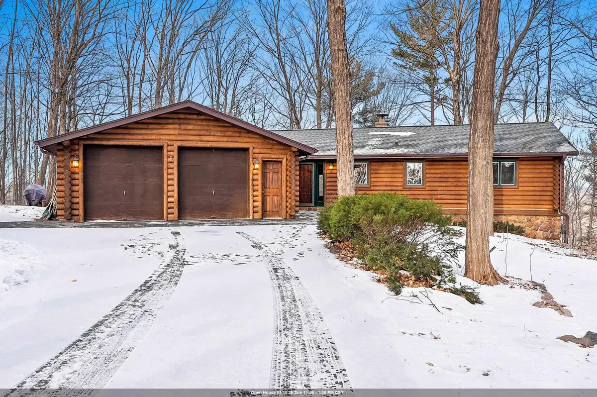 11 Breyerwood Court, Hortonville, WI 54944 - Image #1