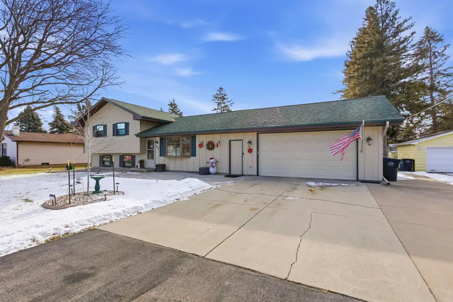 1251 Burnette Street, Neenah, WI 54956-1604 - Image #2