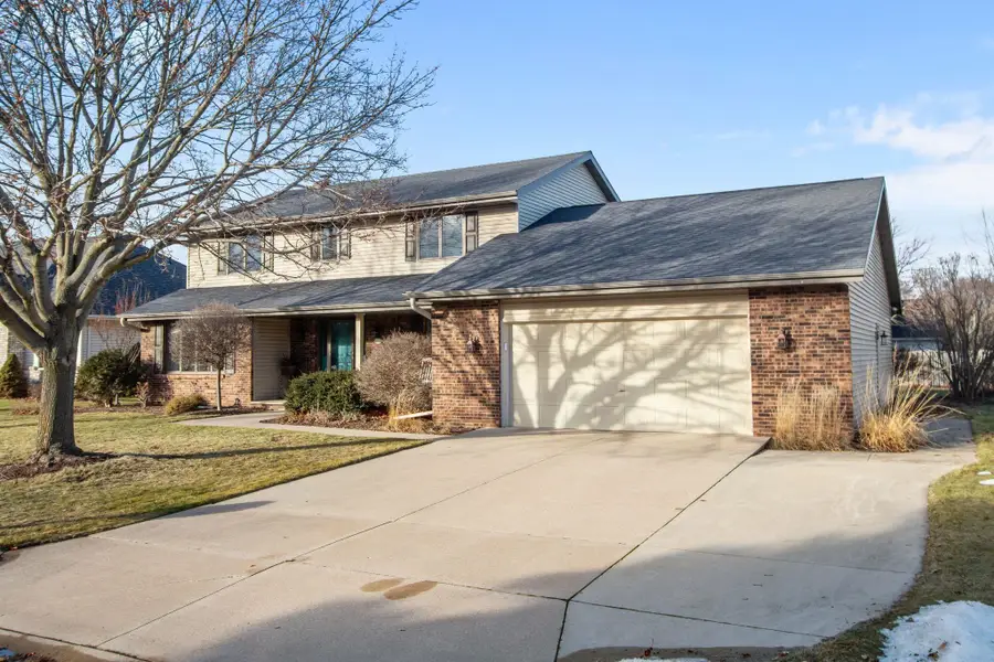 804 Heather Lane, Neenah, WI 54956 - Image #2