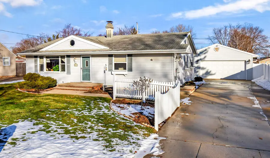 1128 E Layton Avenue, Appleton, WI 54915 - Image #2