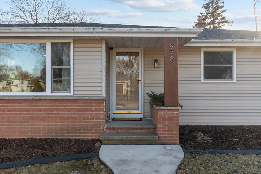 978 Evans Street, Neenah, WI 54956 - Image #2