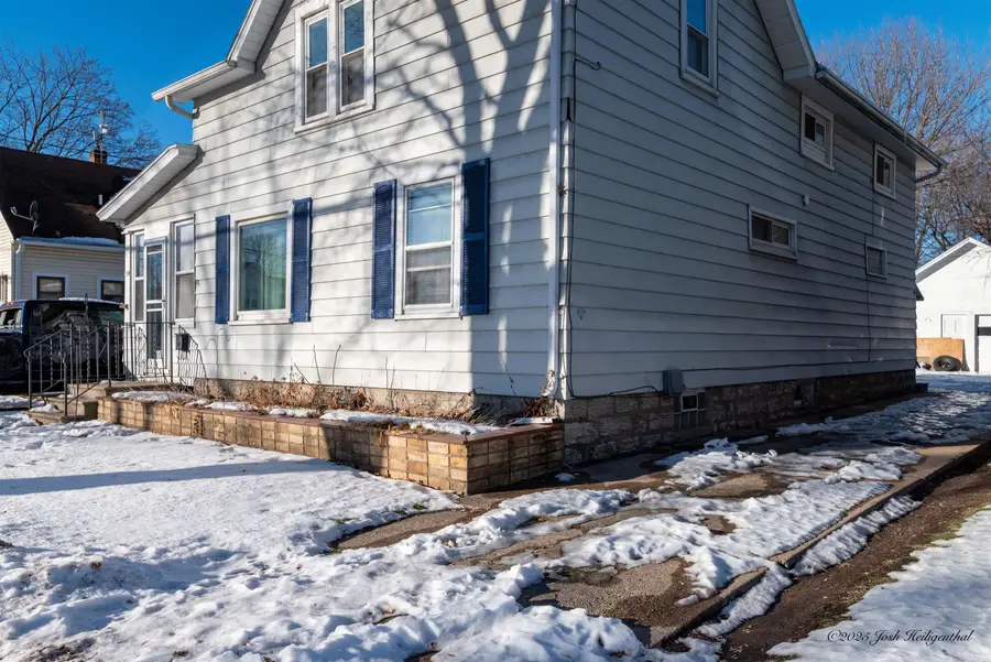 736 W 8th Street, Appleton, WI 54914 - Image #2
