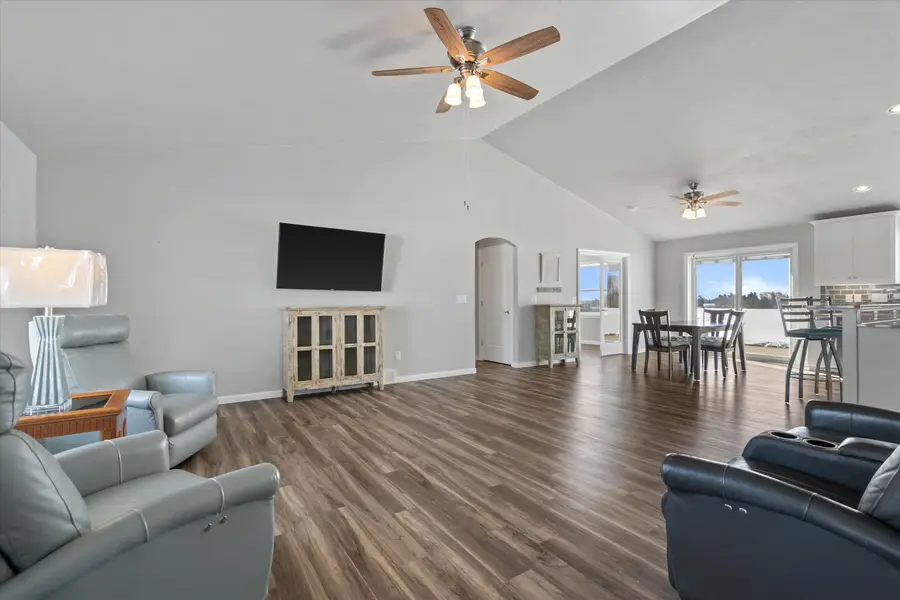 1735 Red Oak Street, Green Bay, WI 54313 - Image #3