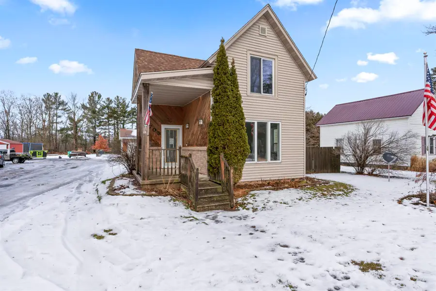 703 Depot Street, Manawa, WI 54949 - Image #2