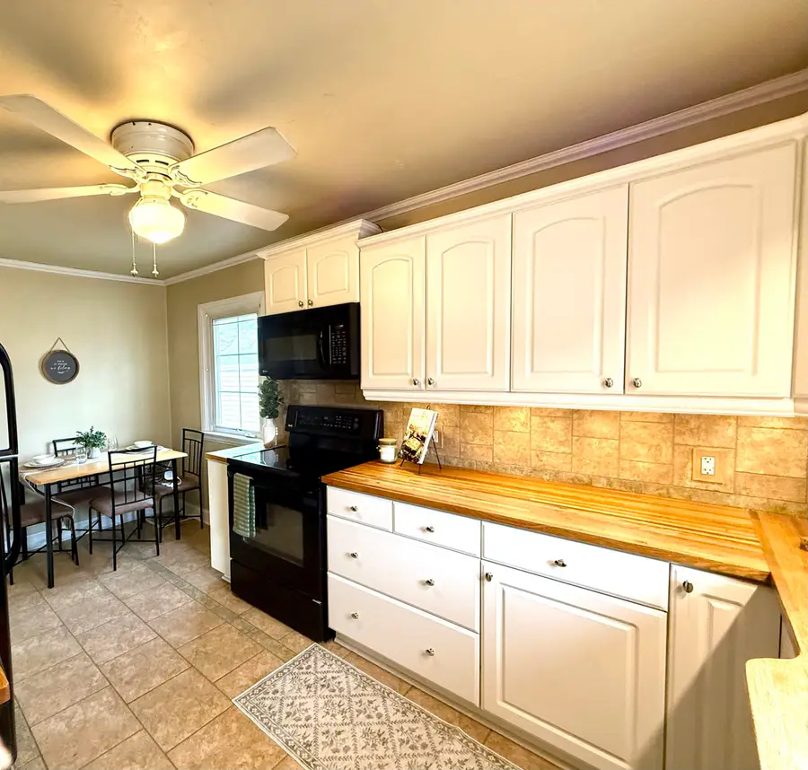 702 W 20th Avenue, Oshkosh, WI 54902 - Image #3