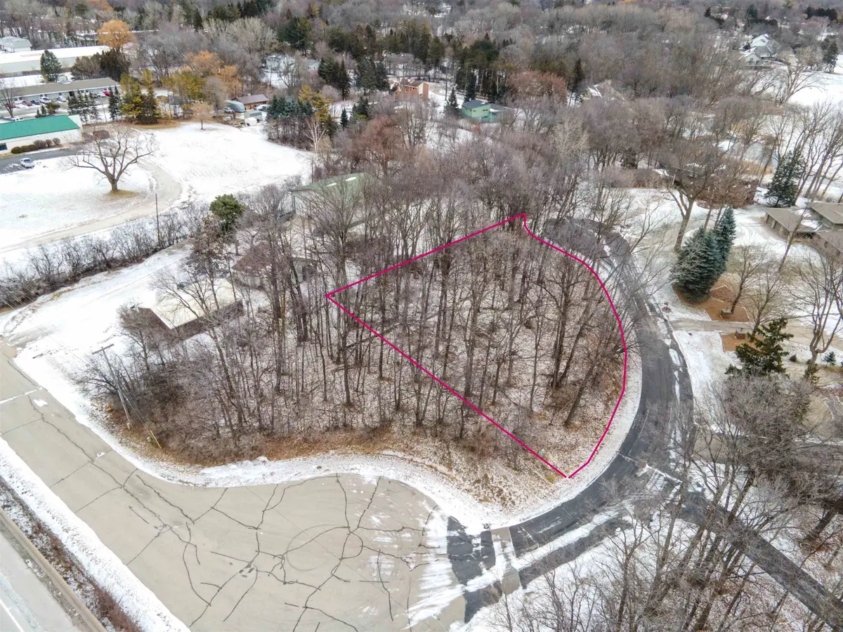 10 Golf Terrace Court #17, Appleton, WI 54914 - Image #1