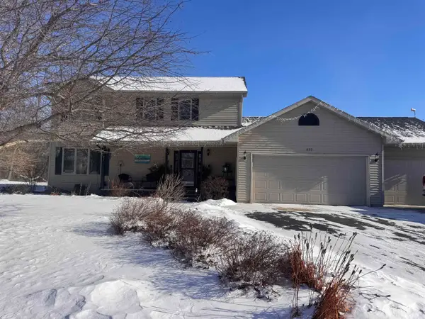 833 Woodland Circle, WAUPACA, WI 54981