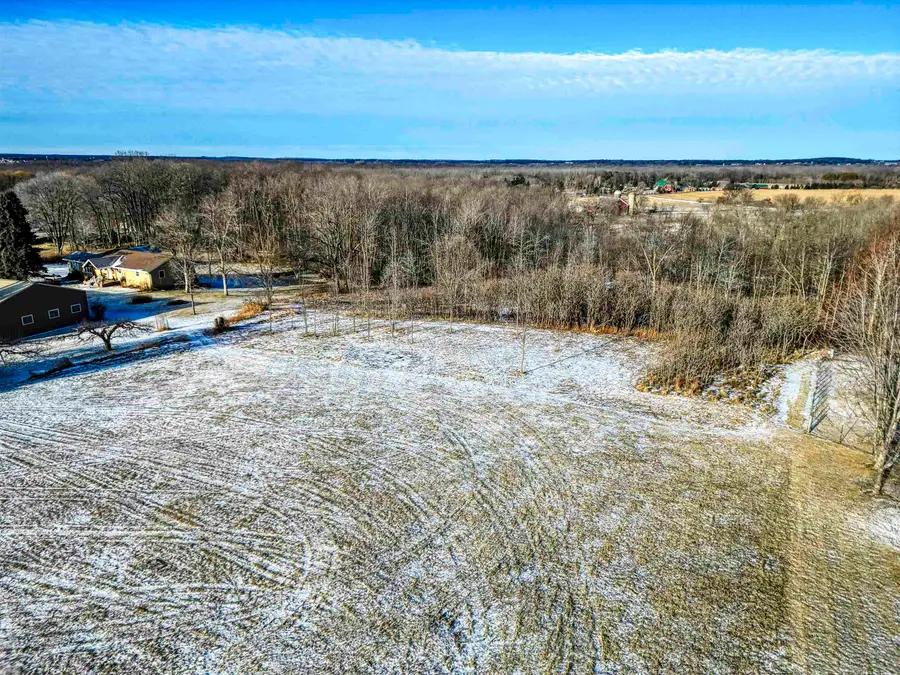 W7412 Red Hawk Drive, Appleton, WI 54914 - Image #3
