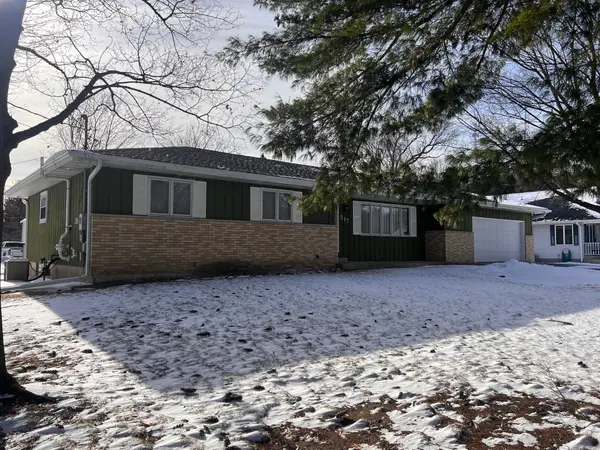 517 North Street, WAUPACA, WI 54981