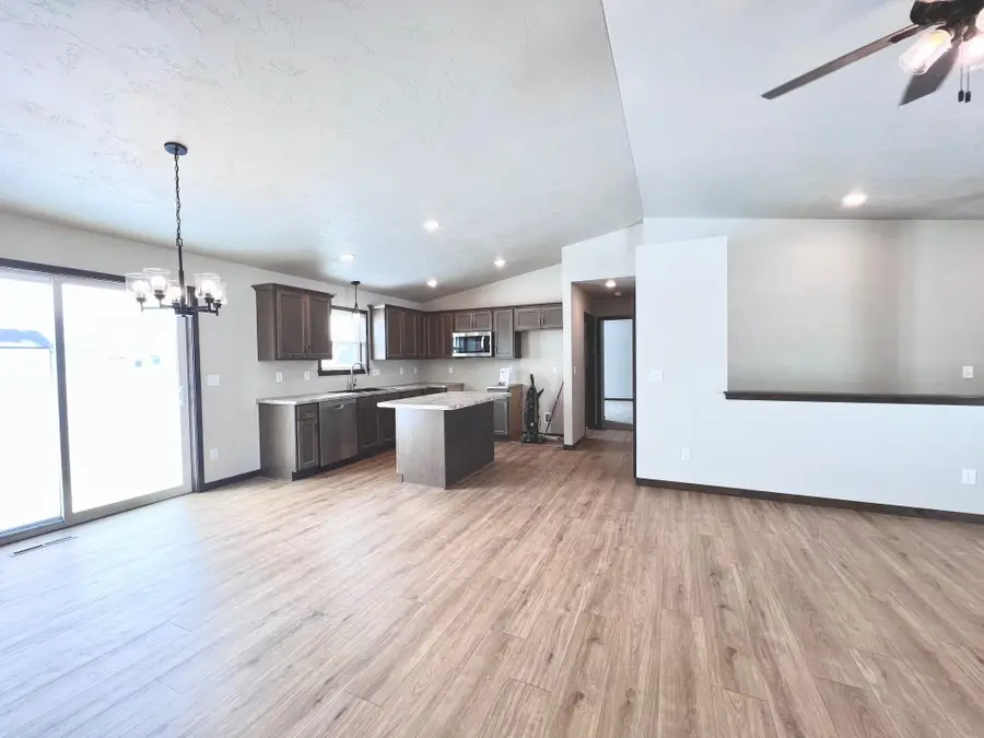 2040 Red Fox Lane, Kaukauna, WI 54130 - Image #2