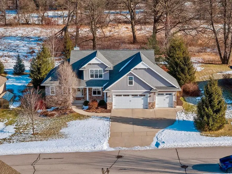 905 Red Fox Drive, Green Bay, WI 54313 - Image #2