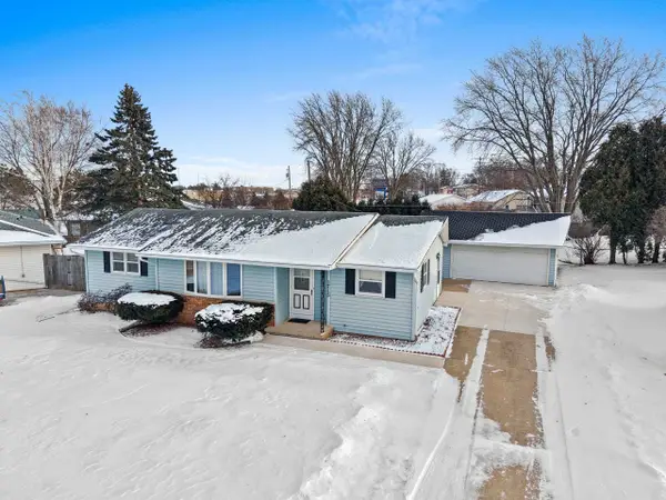 1713 Bentwood Drive, GREEN BAY, WI 54303