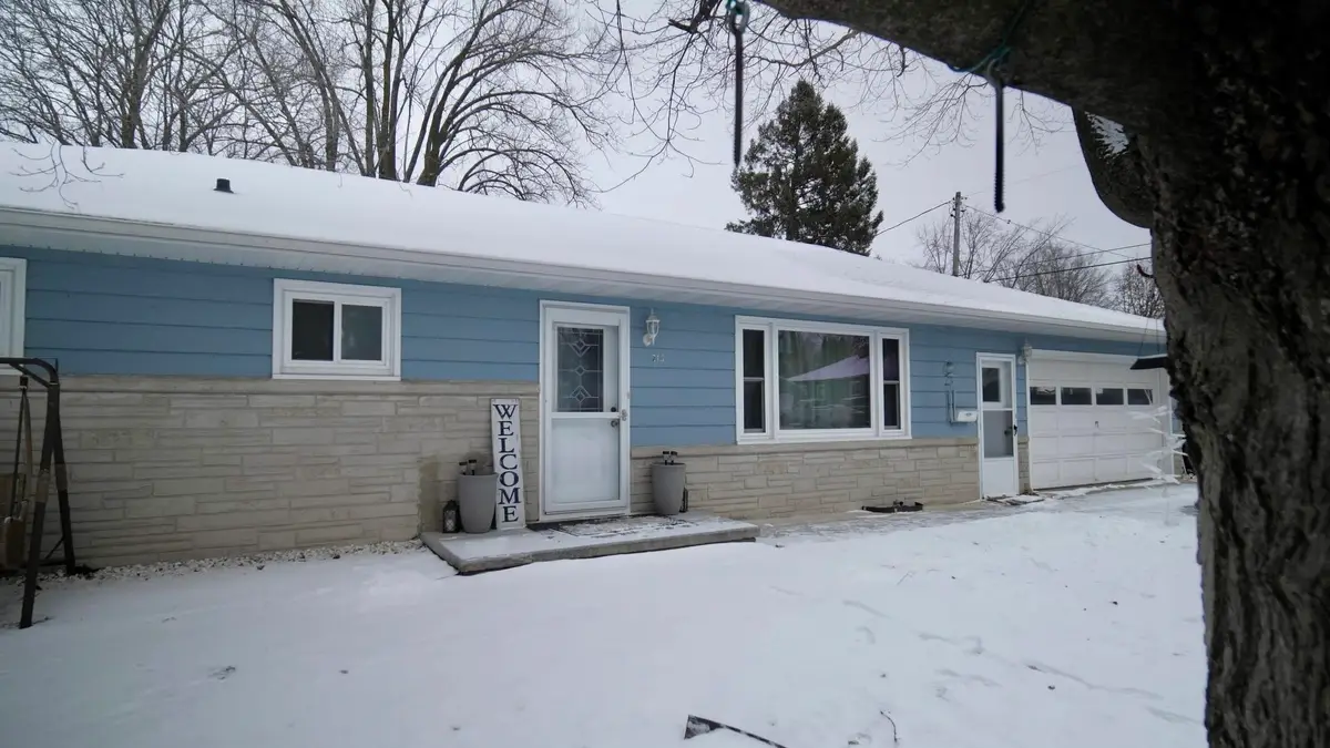 215 W Cameron Street, New London, WI 54961 - Image #1