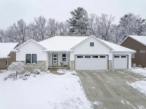 3347 Largo Ridge Drive, GREEN BAY, WI 54311-4405