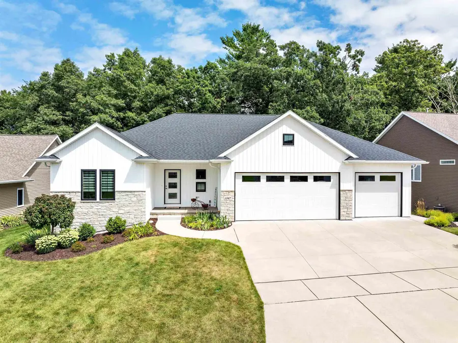 3347 Largo Ridge Drive, Green Bay, WI 54311-4405 - Image #2