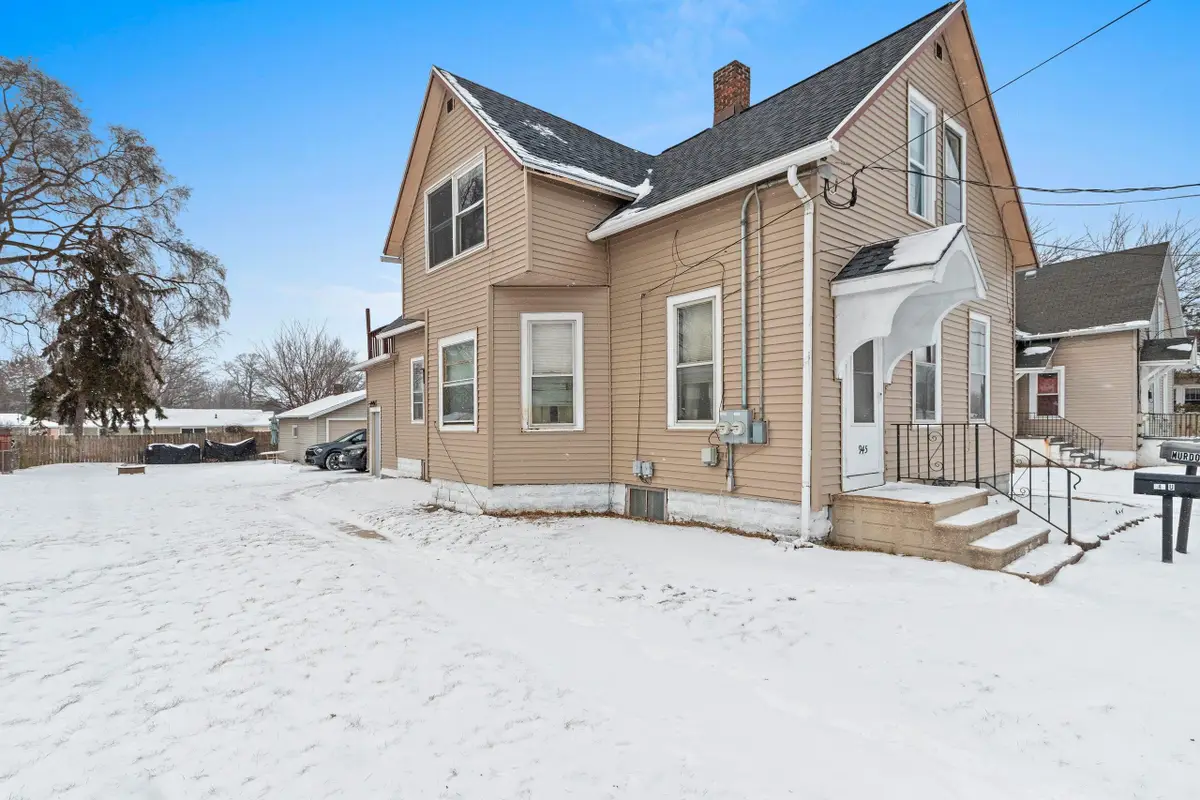 945 Velp Avenue, Green Bay, WI 54303-3879 - Image #1